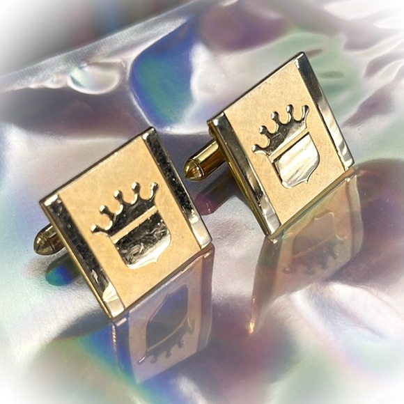 💕Beautiful Vintage Gold Tone Cufflinks Crown💕 - Picture 1 of 5